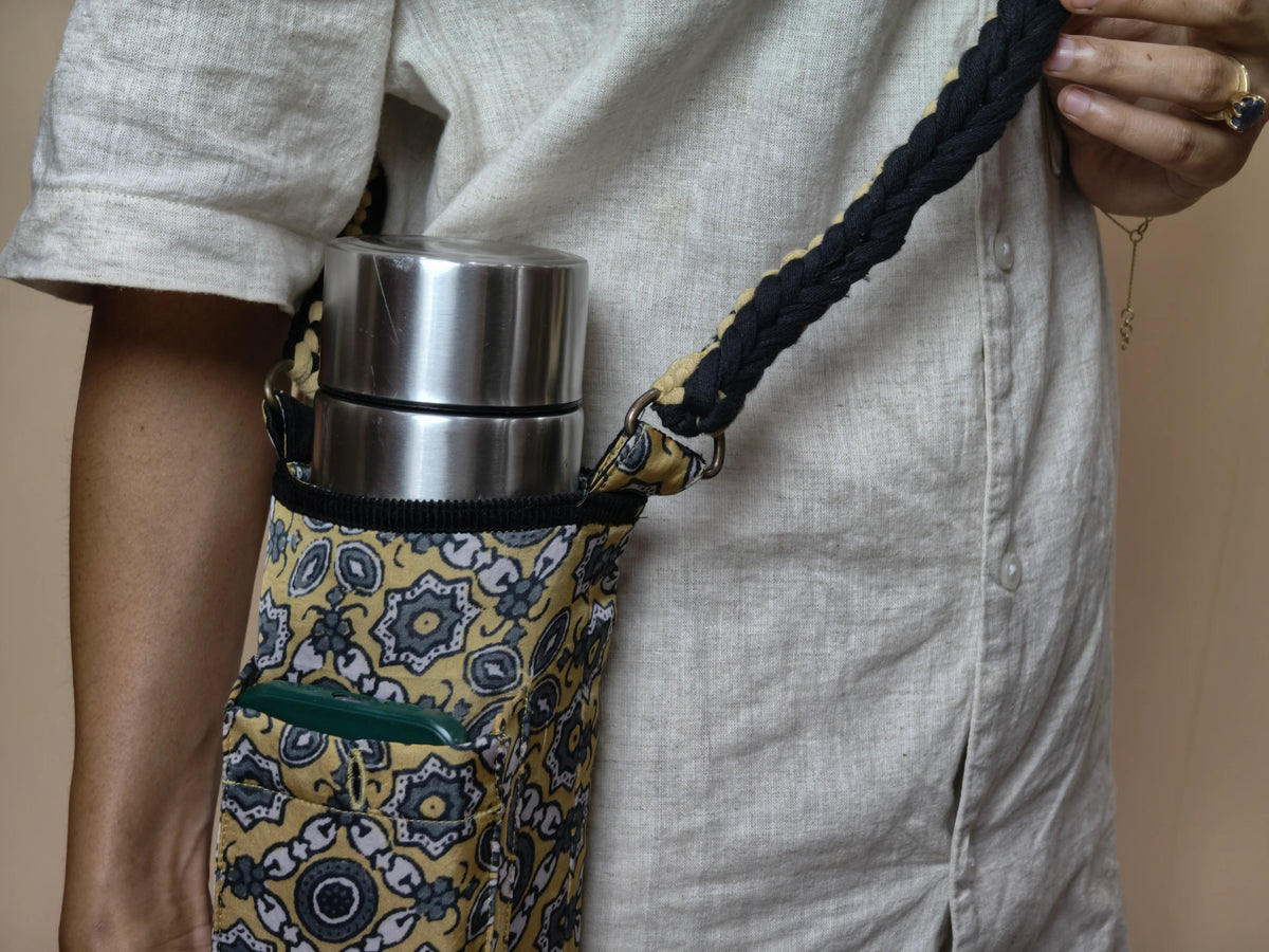 CROSSBODY BOTTLE  AND PHONE BAG SU-7