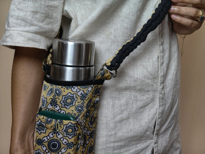 CROSSBODY BOTTLE  AND PHONE BAG SU-7