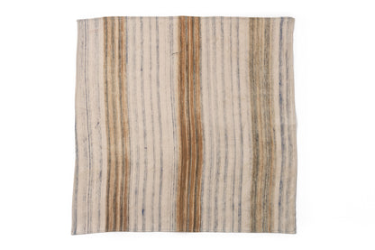 <img src="TOURMALINE-1-jpg" alt="BROWN TOURMALINE BANDANA"/>